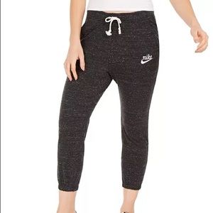 Nike vintage cropped joggers
